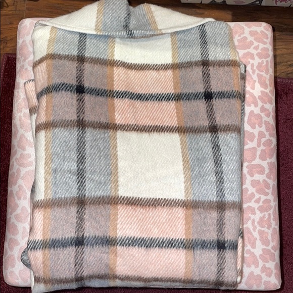 NWT Flannel Jacket❤️❤️❤️❤️❤️❤️ - Picture 7 of 8